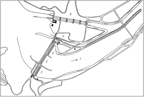 Генеральный план гидроузла Три ущелья: 1 - река Янцзы; 2 - правобережное здание ГЭС; 3 - водосливная плотина; 4 - левобережное здание ГЭС; 5 - судоподъемник для подъема пассажирских судов; 6 - двухниточный пятиступенчатый шлюз