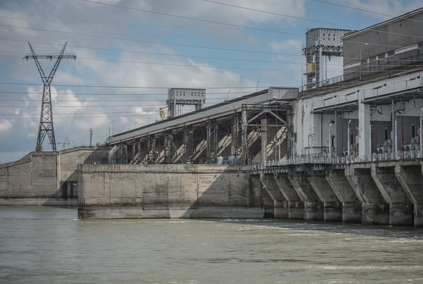 На Новосибирской ГЭС завершилась первая волна половодья