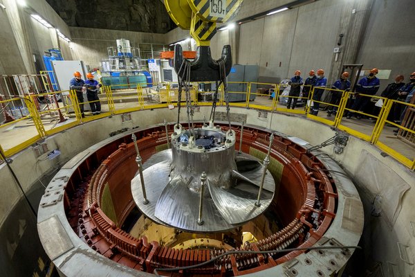На Верхне-Туломской ГЭС «ТГК-1» установлено новое рабочее колесо