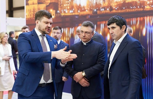 Санкт-Петербург представили на РМЭФ-2023 ведущие предприятия ТЭК