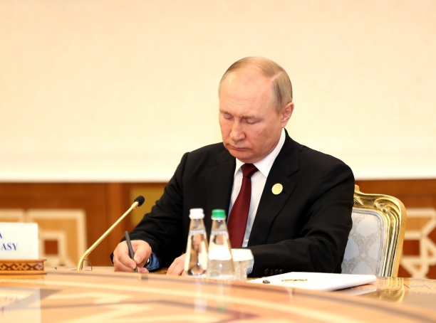 Путин утвердил принцип «бери или плати» для долгосрочных поставок газа