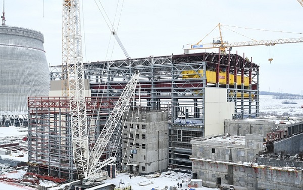 На площадке сооружения Курской АЭС-2 завершен монтаж кровли здания турбины энергоблока №2