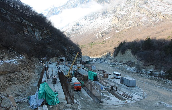 На строительстве Башенной МГЭС стартовала проходка деривационного тоннеля
