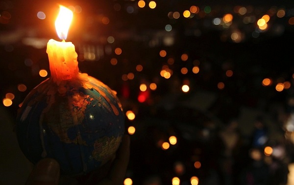 Более 36 тыс. жителей Петербурга и Ленинградской области рискуют встретить Новый год без света
