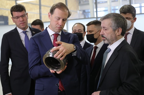 Денис Мантуров посетили высокотехнологичные производства «РОТЕК» в Химках