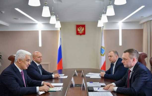Обсуждение развития электросетевой инфраструктуры Саратовской области на встрече Гендиректора «Россети Волга» и губернатора региона