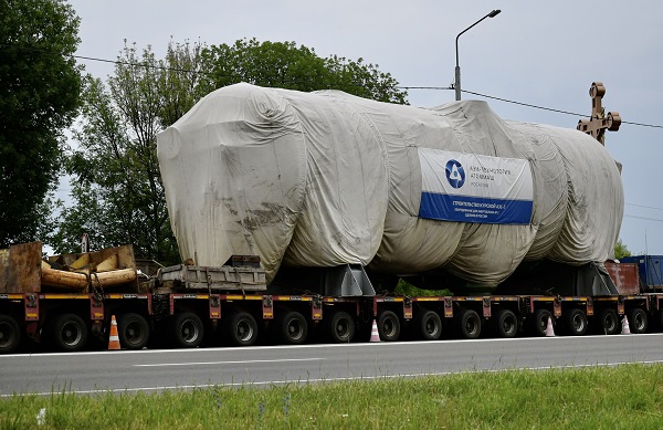 На площадку сооружения энергоблока №2 Курской АЭС-2 доставлен последний из четырех парогенераторов