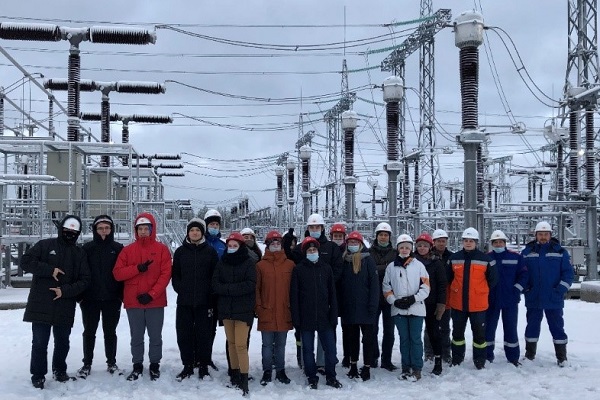 Студенты Петрозаводского государственного университета посетили один из объектов второй цепи Кольско-Карельского транзита