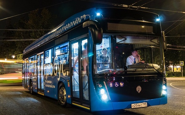 Через два года количество электробусов в Москве превысит 1400 