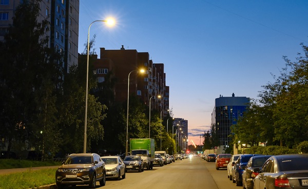 Брестский бульвар в Петербурге получил современную систему освещения