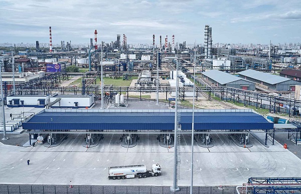 «Газпром нефть» наращивает производство и продажи топлива 