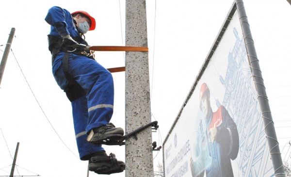 Специалисты «Россети Кубань» прошли обучение безопасным методам выполнения работ на высоте