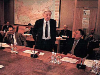 На встрече актива Совета ветеранов РАО ЕЭС России с председателем правления РАО ЕЭС России А.Б. Чубайсом (24 марта 2004 г.)